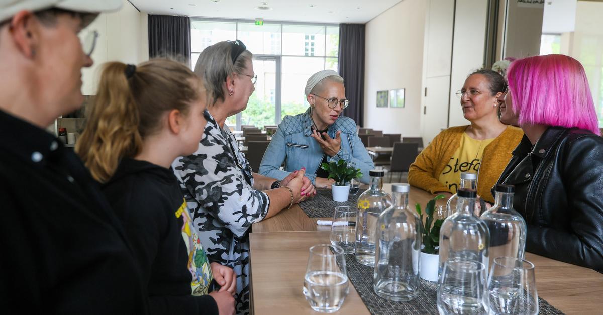 Stefanii Meet & Greet