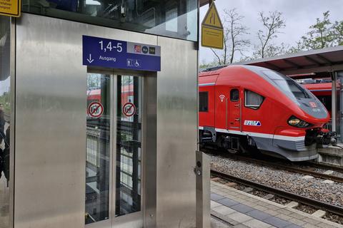 Welche Bahnhöfe in DarmstadtDieburg sind barrierefrei?