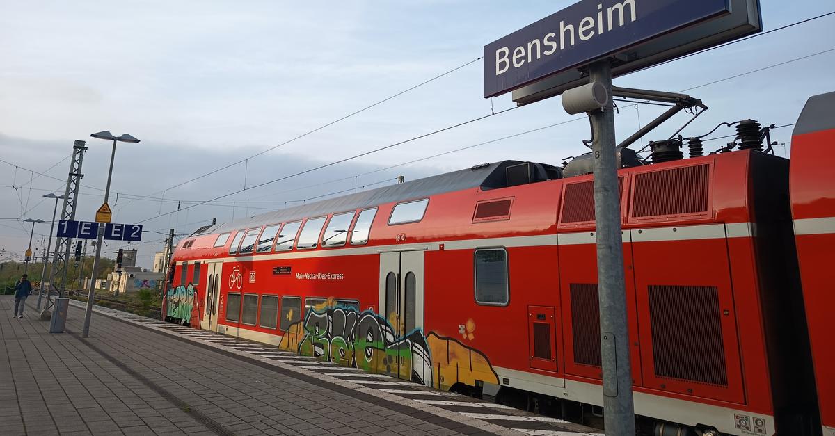 After fatal incident in Cologne: Train surfer triggers police operation in ...