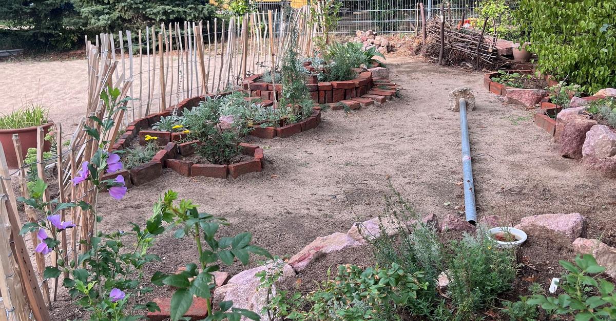 Wie am Mörfelder Wasserturm ein essbarer Garten heranwächst