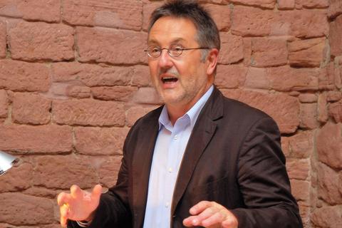 Mit Sachkenntnis und Leidenschaft stellt Dr. Rainer Moritz ausgewählte Bücher von der Frankfurter Buchmesse vor. 