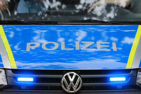 Ein Fahrzeug der Polizei im Einsatz.  Symbolfoto: dpa