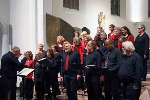Durchweg a cappella singt der Chor Tonikum in der Stadtkirche.Foto: Vollformat/Marc Schüler  Foto: Vollformat/Marc Schüler