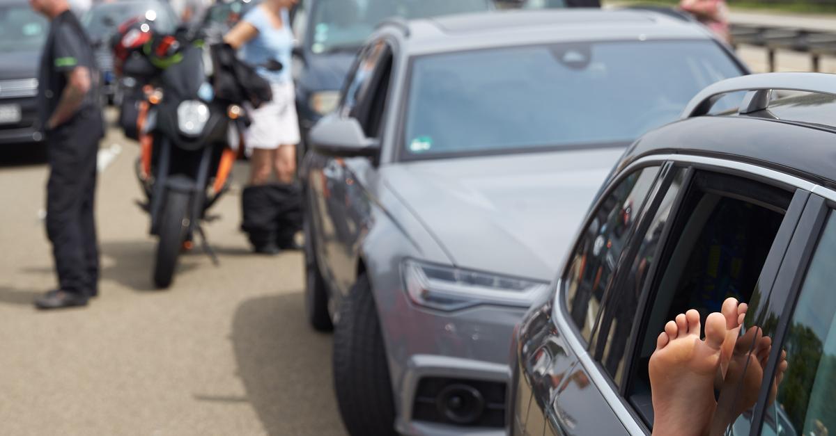 Live-Verkehrsticker: Unfall auf B42, Stau auf A643