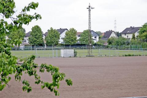 Auf dem Klein-Gerauer Sportplatz könnten nach Vorstellungen der Grünen Liste Wohnungen gebaut werden.  Foto: Vollformta/Alexander Heimann  Foto: Vollformta/Alexander Heimann