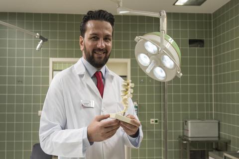 Hadi Mirvahedi kommt vom Klinikum Frankfurt-Höchst in die Kreisklinik. Foto: Vollformat/Robert Heiler  Foto: Vollformat/Robert Heiler