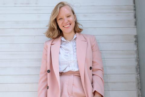 Raphaela Edelbauer wird die neue Wiesbadener Poetikdozentin.