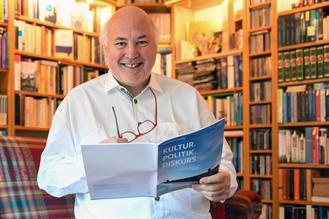 Kulturpolitik im Blick: Der emeritierte Professor Wolfgang Schneider mischt seit Jahrzehnten in der Debatte über die Entwicklung der Künste mit. Foto: Samantha Pflug