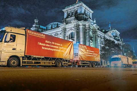 Im Oktober gab es die letzte Großdemonstration der Veranstaltungswirtschaft in Berlin. Am 28. Februar sollen nun auch in Frankfurt und Mainz Demonstrationszüge rollen. Foto: Manuel Weidt