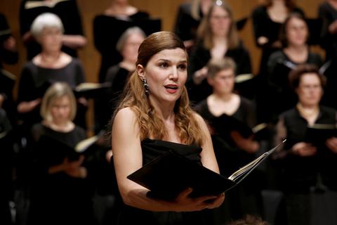 Klare Stimme für die Trauer: Sopranistin Xenia von Randow beim Karfreitagskonzert im Darmstadtium. Foto: Andreas Kelm
