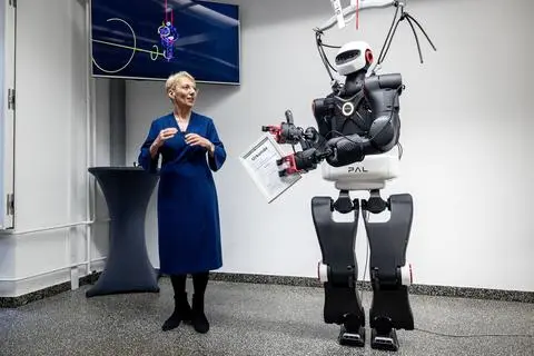 Isabel Hainer Einzigartig in Deutschland: TU stellt Roboter Hainer vor
