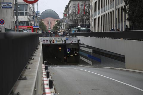 Die Einfahrt des City-Tunnels an der Wilhelminenstraße in Darmstadt. Foto: Guido Schiek