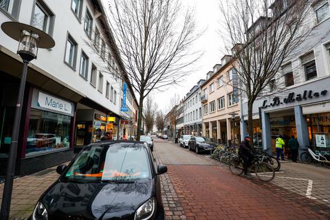 Sogar an einem trüben Wintertag ein attraktiver Ort: Die Darmstädter Schulstraße.