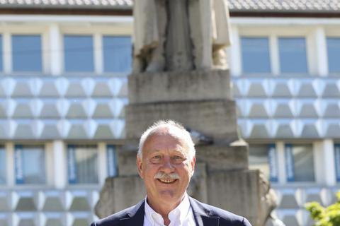 Frank Sabais, für die FDP seit 2001 in der Darmstädter Kommunalpolitik im Einsatz, zieht nach 70 Jahren weg aus der Stadt, in der sein Vater einst Oberbürgermeister war. Foto: Guido Schiek