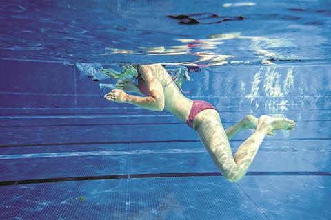 In den Sommerferien sollen Darmstädter bis 18 Jahren kostenfrei schwimmen dürfen.  Archivfoto: dpa