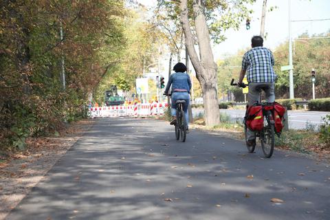 Der Radweg von der Innenstadt nach Eberstadt entlang der Lincoln-Siedlung wird ausgebaut. Foto: Guido Schiek
