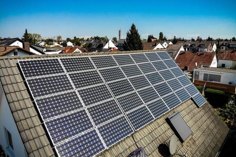 Die Installation von Fotovoltaik-Anlagen könnte bei künftigen Bauvorhaben in Heppenheim verpflichtend sein.