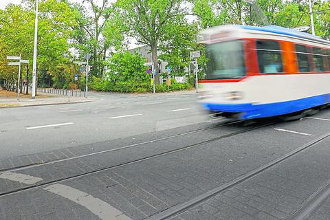 Die geplante Lichtwiesenbahn wird künftig von der Nieder-Ramstädter-Straße in den Lichtwiesenweg Richtung TU-Campus abbiegen. Foto: Torsten Boor