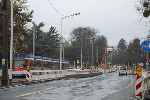 Die Bauarbeiten in der Nieder-Ramstädter Straße sind weitgehend abgeschlossen. Die Straße ist jetzt wieder in beide Richtungen befahrbar. Foto: Guido Schiek