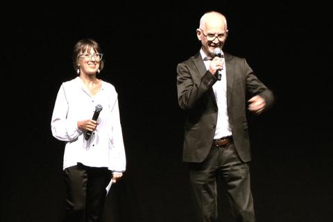 Barbara und Werner Lettmann moderieren die „Nacht der Stimmen“ zum letzten Mal. Vor 22 Jahren haben sie das Festival gegründet. Foto: Lettmann