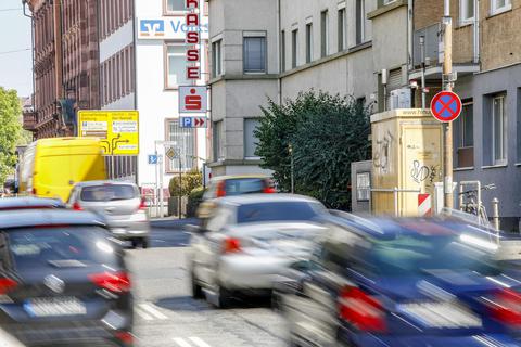 Auf der Hügelstraße dürfen Diesel bis einschließlich Norm Euro 5 künftig wohl nicht mehr fahren. Archivfoto: Torsten Boor 