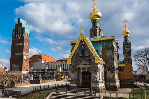 Alix’ Gemahl Zar Nikolaus II ließ die Russische Kapelle auf der Mathildenhöhe für die Besuche in der Heimatstadt seiner Frau bauen. Fotos dpa/Schlossmuseum   Foto: 