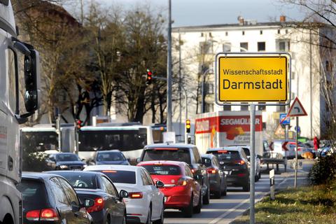 Der tägliche Stau am Ostbahnhof. Archivfoto: Andreas Kelm