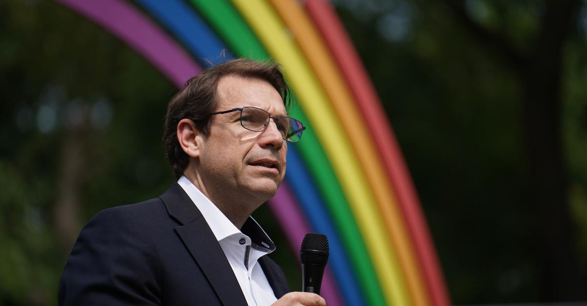Darmstadt setzt Zeichen gegen Queerfeindlichkeit und Diskriminierung
