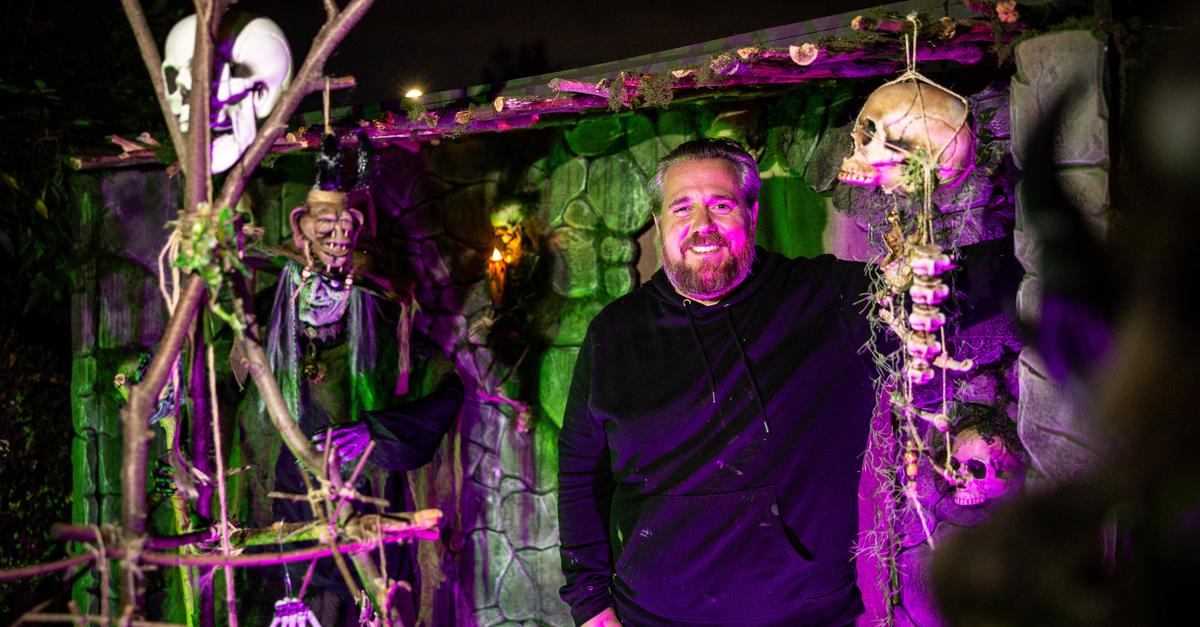 Halloween spectacle: Family in Darmstadt transforms front garden into a ...