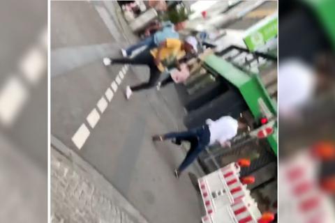Ein Screenshot aus dem Instagram-Video zeigt die Auseinandersetzung in der Darmstädter Innenstadt.  Foto: Instagram