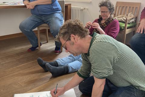 Wer nicht denkt, fliegt raus: In der Eberstädter "Future-WG" des Staatstheaters herrscht konzentrierte Workshop-Atmosphäre.