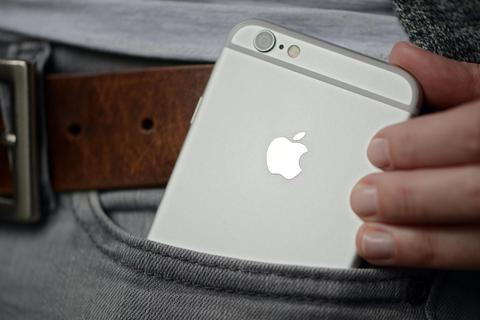 Die Wissenschaftler empfehlen Apple-Nutzern, das aktuelle iOS-Update 12.1 zu installieren. Symbolfoto: dpa 
