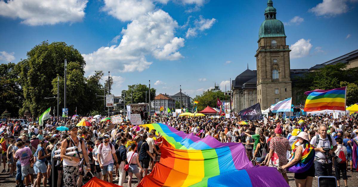 CSD in Darmstadt mit Besucherrekord: Ein Meer aus Bunt