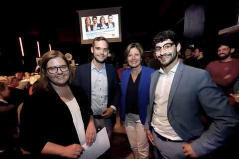 Unterstützung im Wahlkampf bekommen die SPD-Kandidaten Catrin Geier (links), Tim Huß (Zweiter von links) und Bijan Kaffenberger (rechts) von Malu Dreyer (Zweite von rechts). Foto: Andreas Kelm