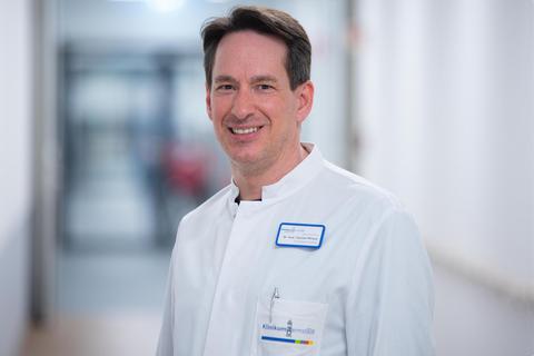 Thorsten Wenzel ist Oberarzt der Medizinischen Klinik V für Onkologie, Hämatologie und Palliativmedizin am Klinikum Darmstadt. Foto: Klinikum Darmstadt