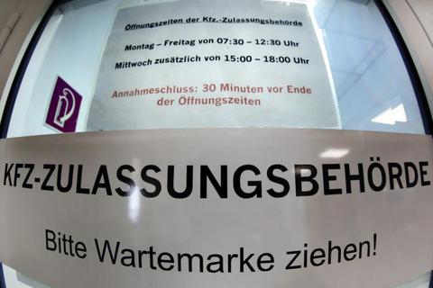 Nur an einem einzigen Tag ist Zulassungsbehörde in Darmstadt nachmittags geöffnet. Foto: André Hirtz  