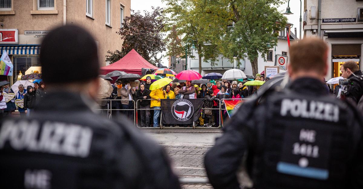 AfD-Bürgerdialog in Eberstadt: Draußen Demo, drinnen Piraterie durch ...