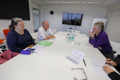 Lydia Lorenz, Alexander Pollak und Andreas Wedel (von links) moderieren das Psychose-Seminar.