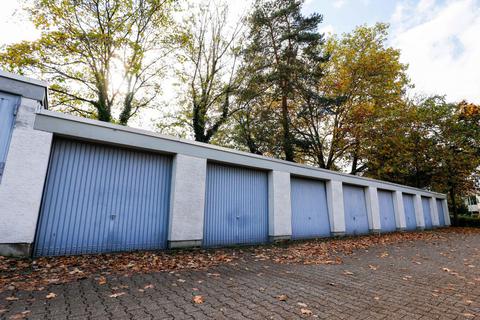 Obwohl die Verwendung von Garagen klar vorgeschrieben ist, sind die ordnungsbaulichen Bestimmungen zum Teil immens. © Guido Schiek