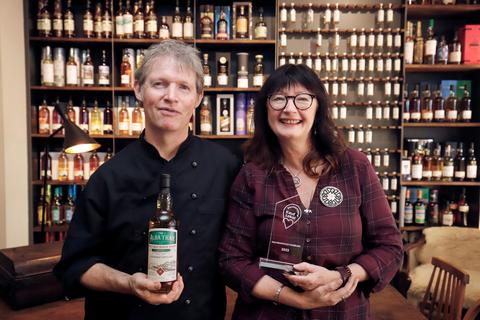 Whiskykoch Chris Pepper und Geschäftsführerin Marion Pepper freuen sich über die Auszeichnung. © Andreas Kelm