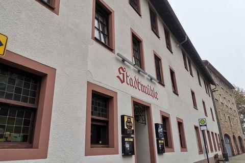 Das Team der Bensheimer "Stadtmühle" setzt mit seinem Boykott der WM in Katar und einer gleichzeitigen Spendenaktion für Menschenrechtsorganisationen ein deutliches Zeichen.