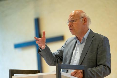 Pfarrer Christoph Bergner eröffnete am Dienstag die Veranstaltungsreihe „Forum Michaelsgemeinde“ mit einem Vortrag über Werteethik. Thomas Neu