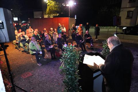 Auf dem Bendheim-Platz wurde der Zerstörung der Synagoge durch die Nationalsozialisten gedacht. © Thomas Zelinger