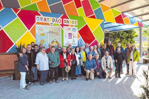 Mitglieder der Bensheimer Michaelsgemeinde haben das von ihr unterstützte Kinderheim Lar Padilha in Brasilien besucht. Foto: Gemeinde
