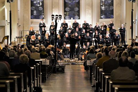 Bei den Bensheimer Musiktagen trat der Chor „Ars musica“ in Sankt Georg auf. © Thomas Zelinger