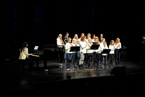 Zum traditionellen Jahreskonzert hat die Musikschule Bensheim am Freitagabend ins Parktheater eingeladen. © Thomas Zelinger