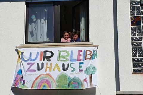 Aufmunterung in Bürstadt mit bunten Regenbogen
