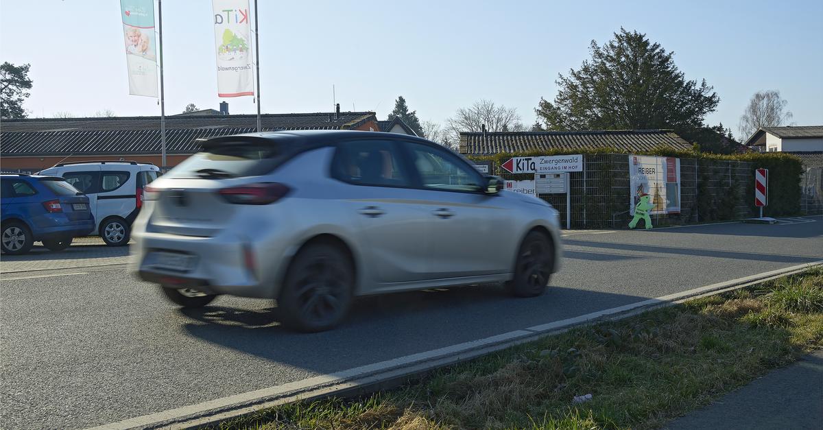 Verkehr als Gefahr für Kinder und Team der Kita Zwergenwald