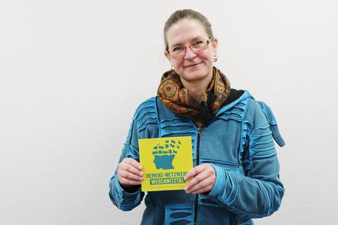 Nadesha Garms berät Senioren auch zum Thema Demenz und ist zentrale Ansprechpartnerin für das Demenz-Netzwerk Weschnitztal. Das Netzwerk hat bereits vor zwei Jahren eine Broschüre mit Hilfsangeboten in der Region veröffentlicht. Foto: Katja Gesche