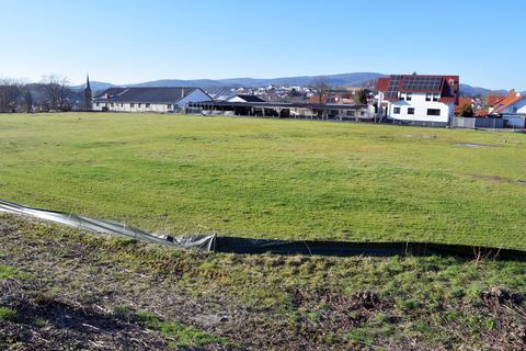 Das Bebauen des alten Sportplatzes des FC Fürth für begehrten und geförderten Wohnraum könnte allmählich Gestalt annehmen.